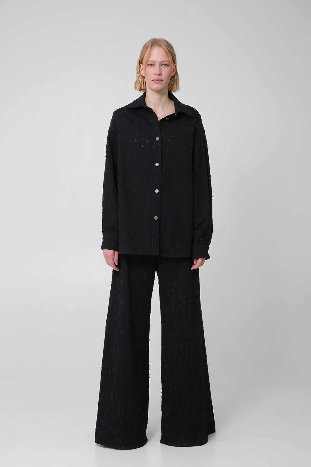 Denim shirt without pockets