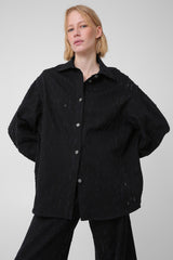 Denim shirt without pockets