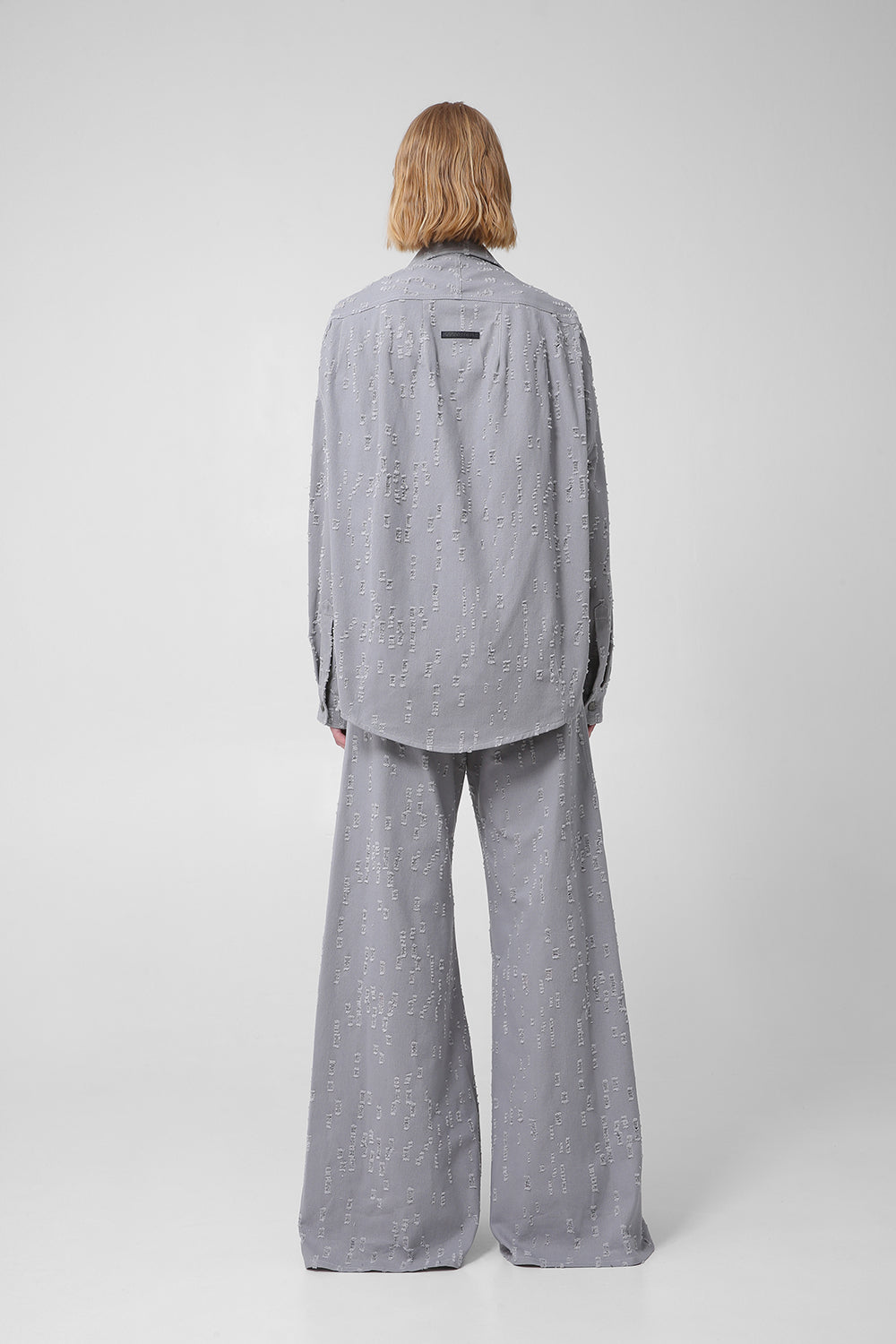 Denim shirt without pockets