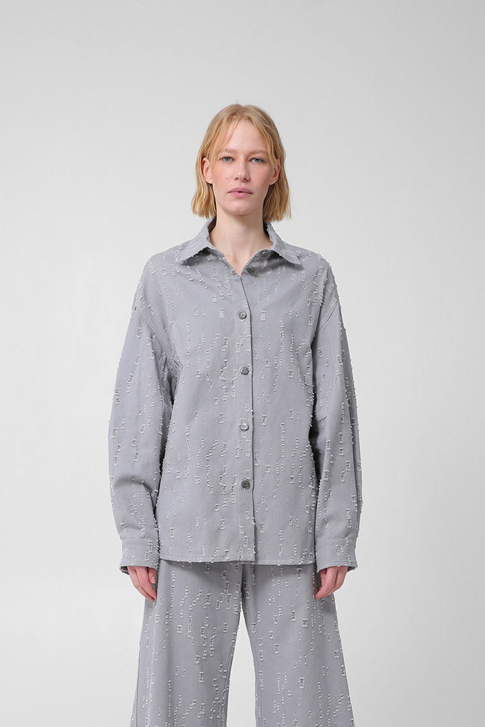 Denim shirt without pockets